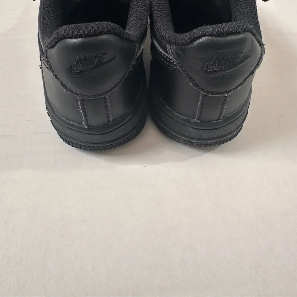 Nike Air Force 1 black low top sneakers boys size 13 - Picture 5 of 7